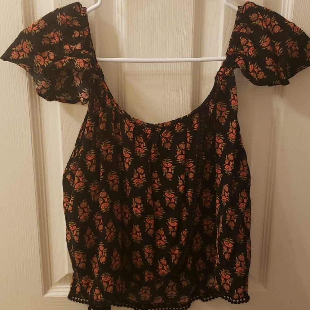 Short sleeve crop top